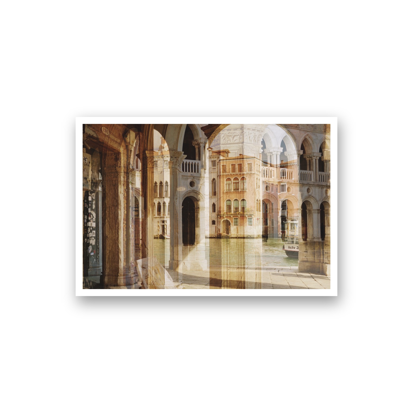 Arcades ouvertes sur le Grand Canal et ses palais